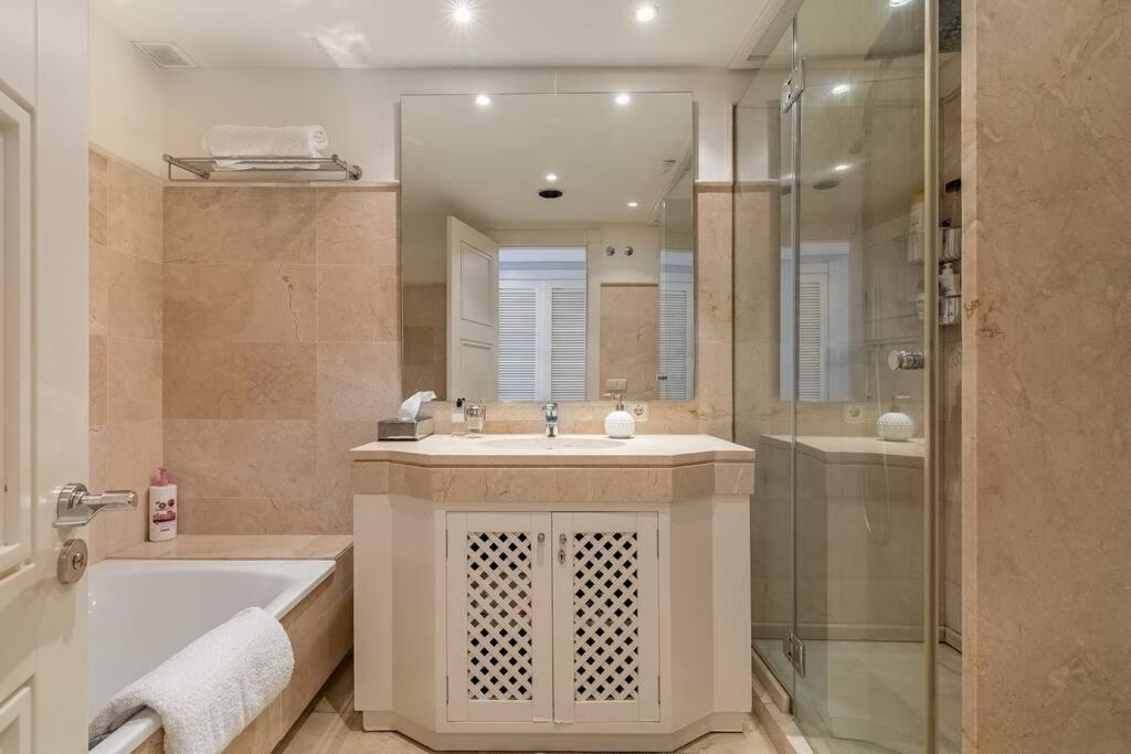Luxury Apartment